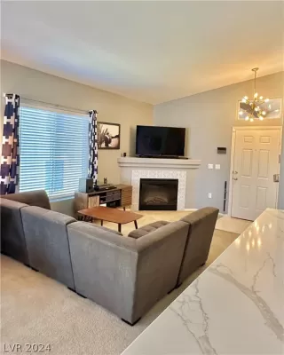 Photo #5: 2586363 Listing