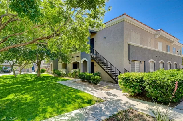 MLS: 2586369 Condo For Sale