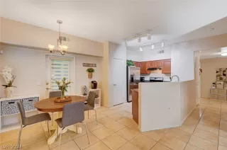 Photo #5: 2586369 Listing