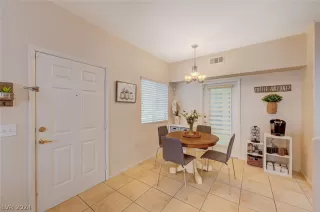 Photo #6: 2586369 Listing