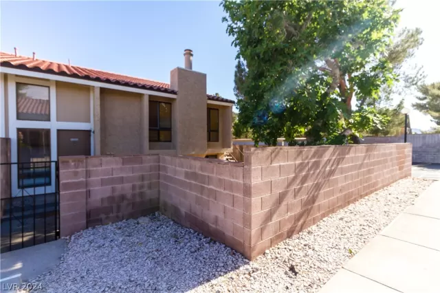 MLS: 2586393 Condo For Sale