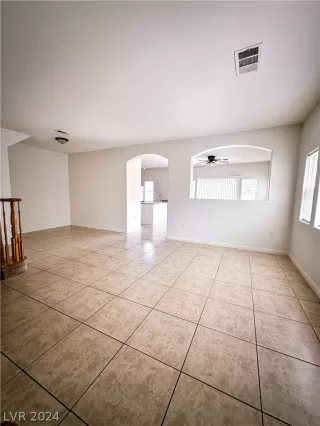Photo #2: 2586395 Listing 
