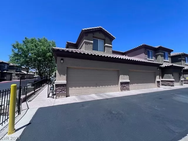 MLS: 2586424 Condo For Sale