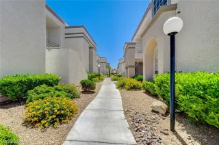 Photo #4: 2586434 Listing