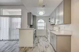 Photo #6: 2586434 Listing