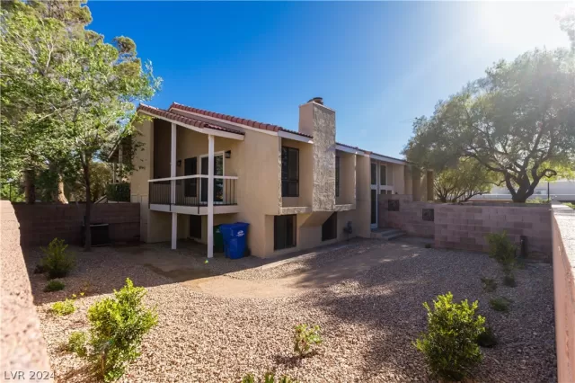 MLS: 2586451 Condo For Sale