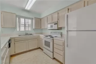 Photo #2: 2586500 Listing