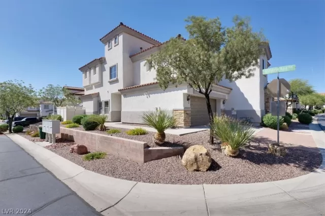 MLS: 2586506 Condo For Sale