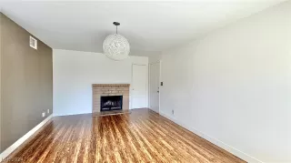 Photo #2: 2586509 Listing