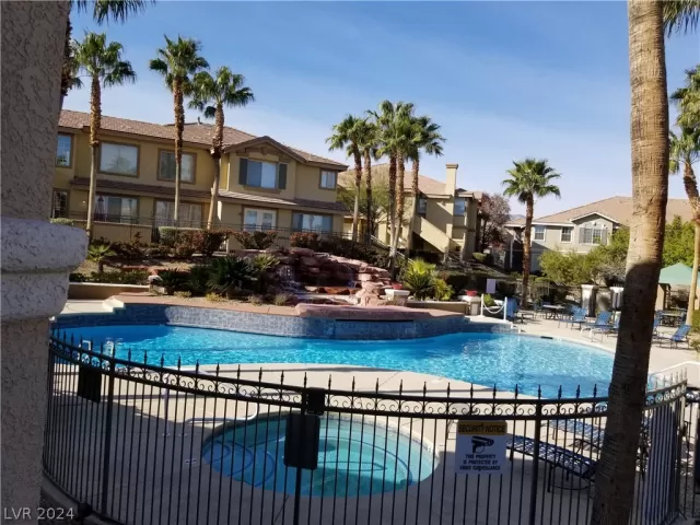 MLS: 2586559 Condo For Sale