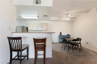 Photo #6: 2586560 Listing