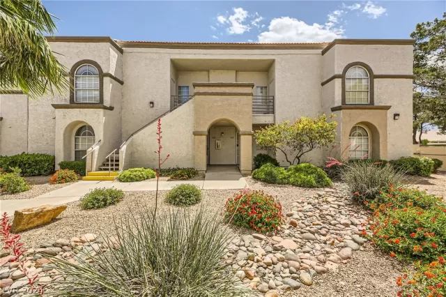 MLS: 2586562 Condo For Sale