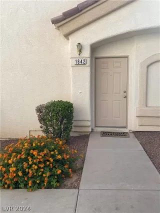 Photo #2: 2586574 Listing