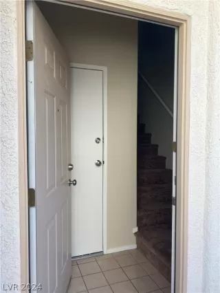 Photo #3: 2586574 Listing