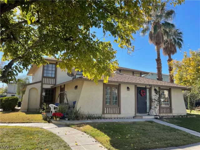 MLS: 2586634 Condo For Sale