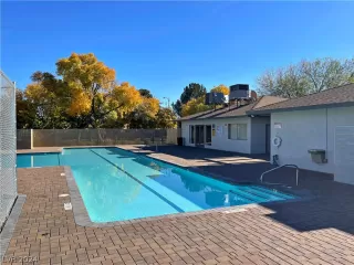 Photo #3: 2586634 Listing 