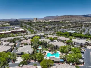 Photo #1: 2586636 Listing 