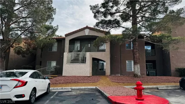 MLS: 2586643 Condo For Sale