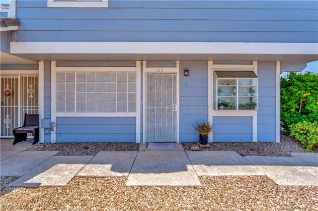 MLS: 2586649 Condo For Sale