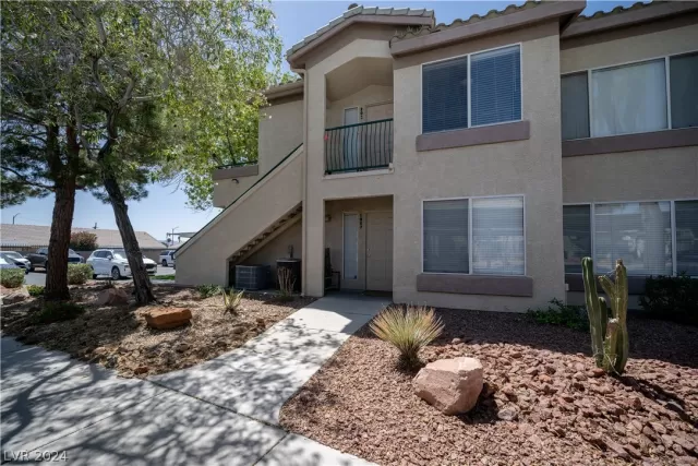 MLS: 2586663 Condo For Sale