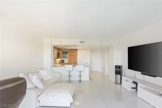 Photo #5: 2586746 Listing