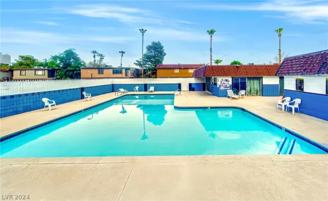 MLS: 2586750 Condo For Sale