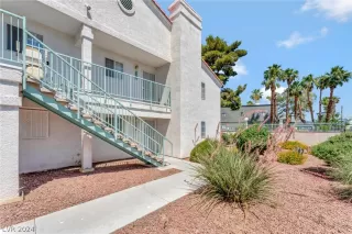 Photo #3: 2586774 Listing