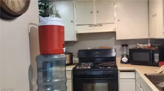 Photo #4: 2586776 Listing