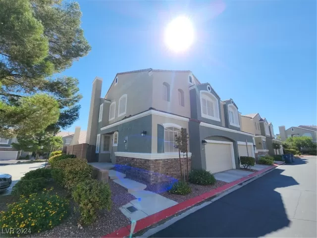 MLS: 2586779 Condo For Sale