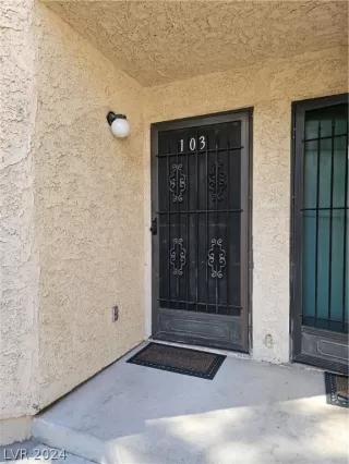 Photo #2: 2586780 Listing