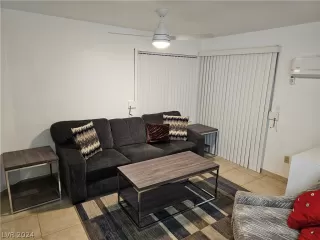 Photo #5: 2586780 Listing