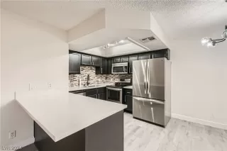 Photo #1: 2586809 Listing