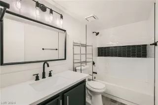 Photo #6: 2586809 Listing