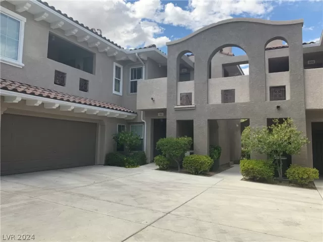 MLS: 2586814 Condo For Sale