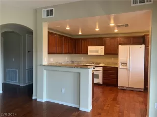 Photo #2: 2586814 Listing 