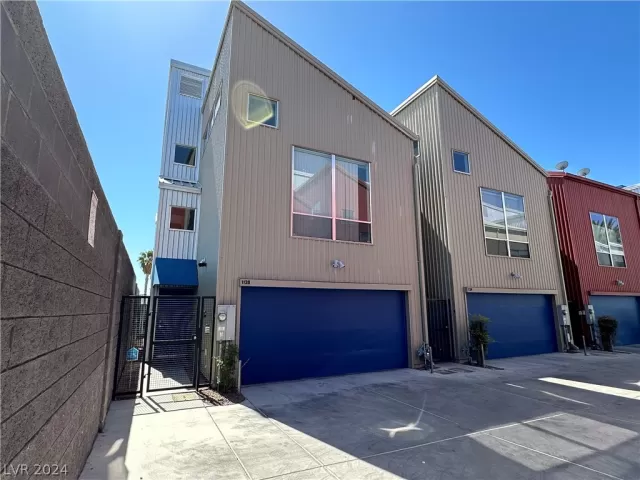 MLS: 2586829 Condo For Sale