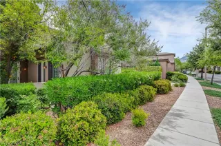 Photo #2: 2586838 Listing