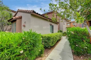 Photo #3: 2586838 Listing