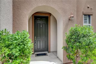 Photo #5: 2586838 Listing