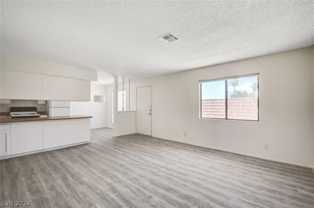 MLS: 2586841 Condo For Sale