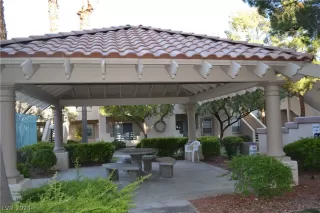 Photo #2: 2586851 Listing