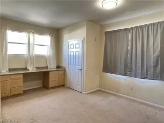 Photo #2: 2586857 Listing