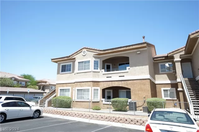 MLS: 2586862 Condo For Sale
