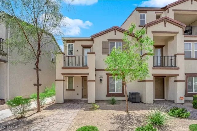 MLS: 2586871 Condo For Sale