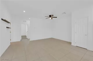 Photo #6: 2586871 Listing