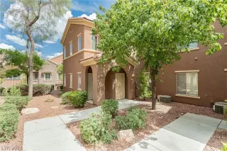 Photo #2: 2586879 Listing 