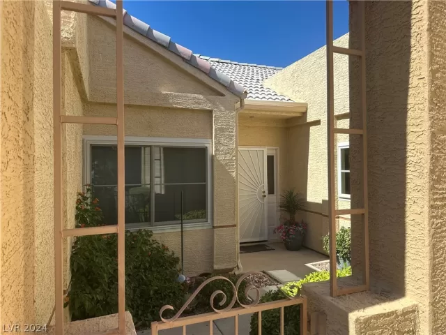 MLS: 2586896 Condo For Sale