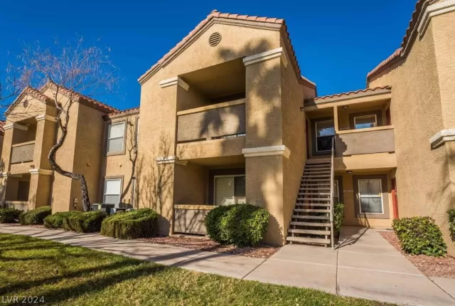 MLS: 2586922 Condo For Sale