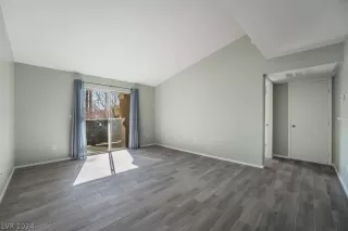 Photo #3: 2586922 Listing 