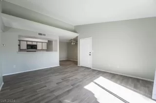 Photo #5: 2586922 Listing 